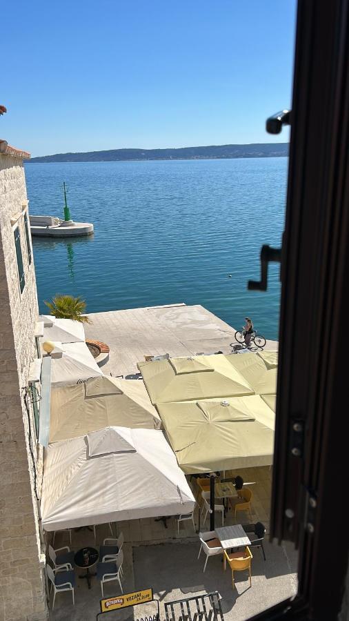 Portside Apartment Kastela Bagian luar foto
