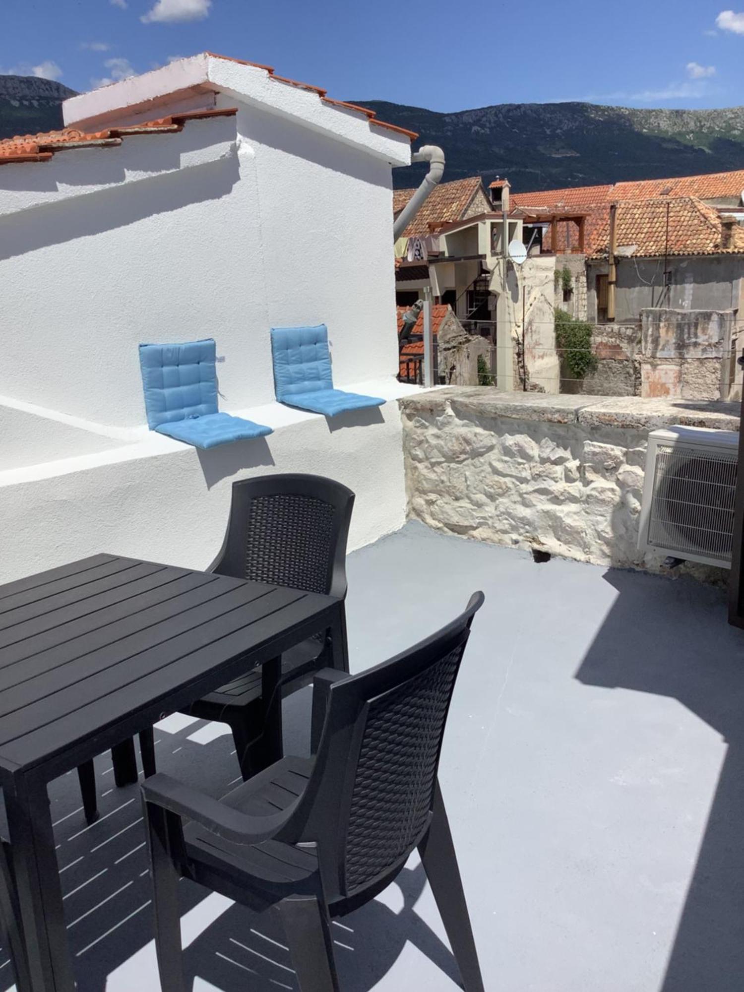Portside Apartment Kastela Bagian luar foto