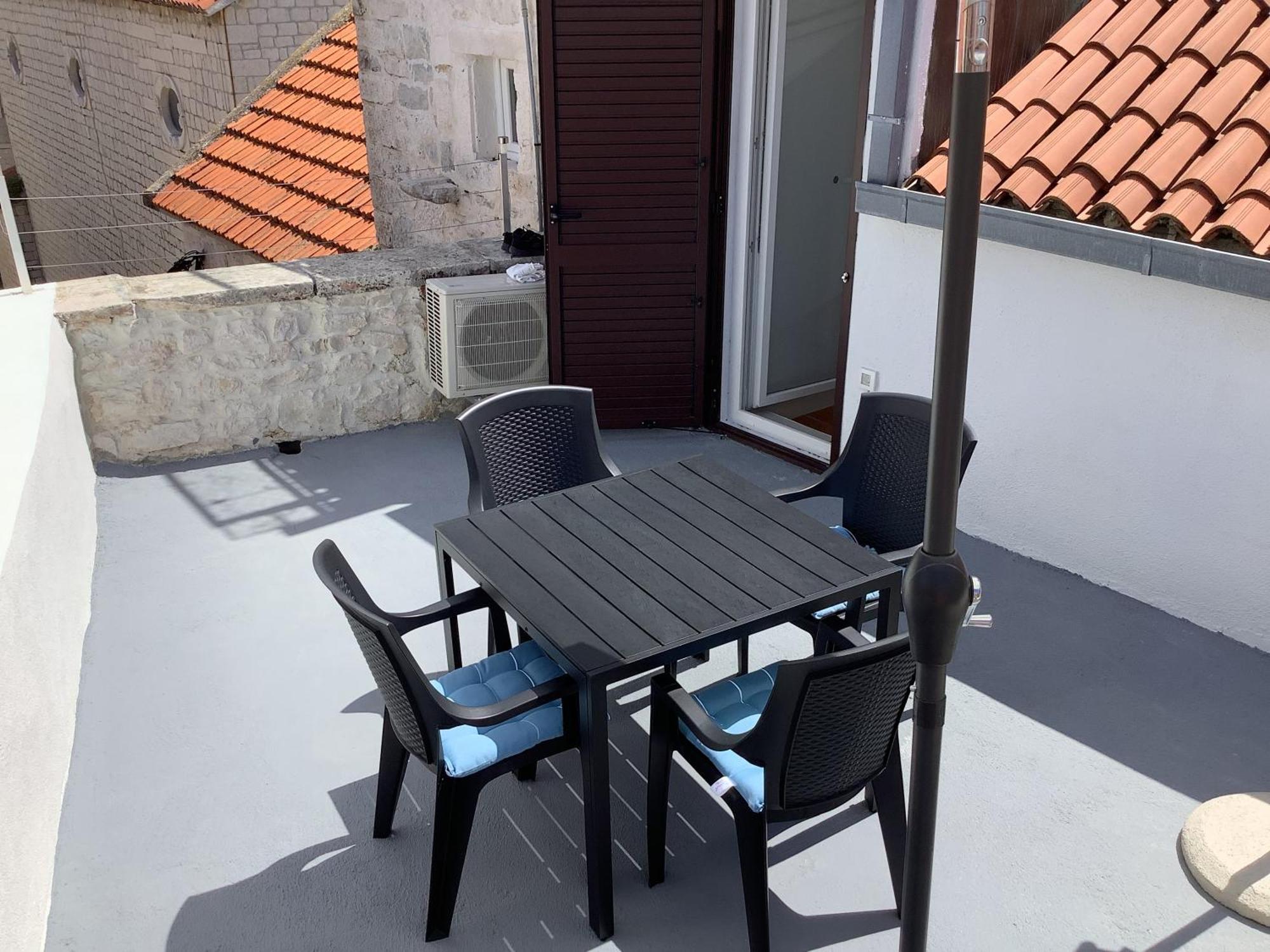 Portside Apartment Kastela Bagian luar foto